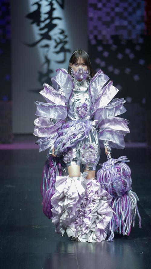每个篇章的置景均由2022级戏剧影视美术设计专业同学倾心打造,每一个